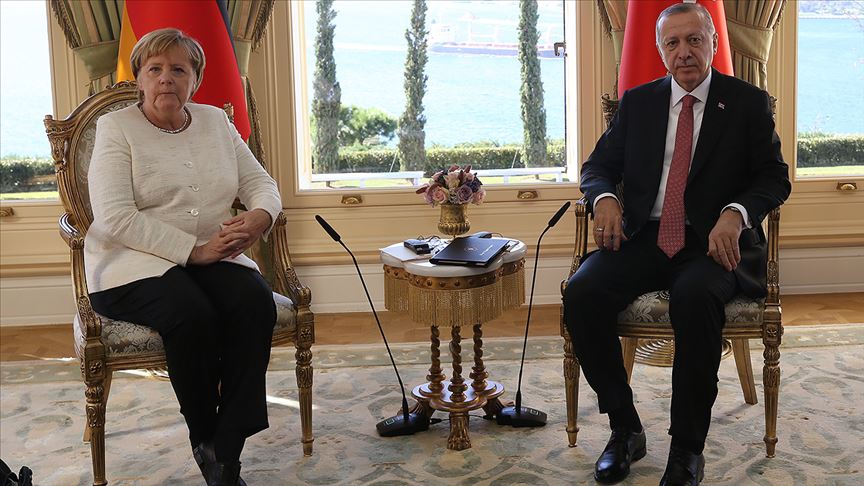 Merkel, AB ile Türkiye arasındaki kapsamlı ve yapıcı ilişkilerin önemini teyit etti