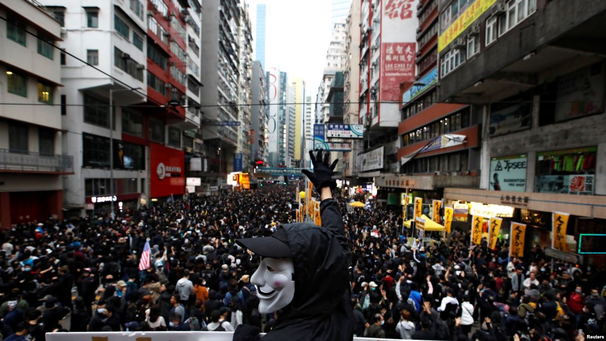 Hong Kong’ta Yeni Yılın İlk Günündeki Gösterilerde 400 Gözaltı