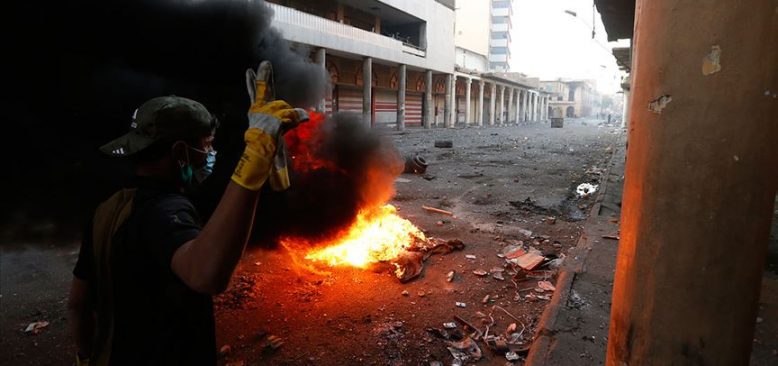 Kerbela'da protestocular Bedir Tugayları Merkezi'ni yaktı