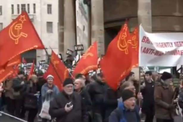 Londra'da savaş karşıtı protesto: Trump'a ve savaşa hayır!