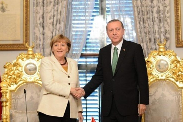 Merkel yarın Türkiye'ye geliyor