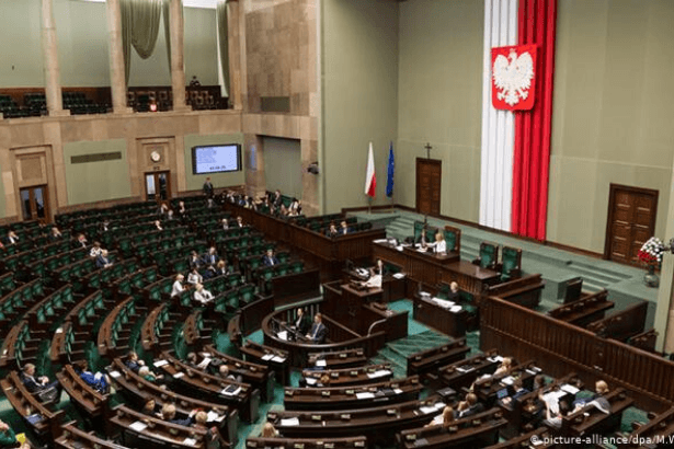 Polonya Alt Meclisi’nden anti-komünist önerge