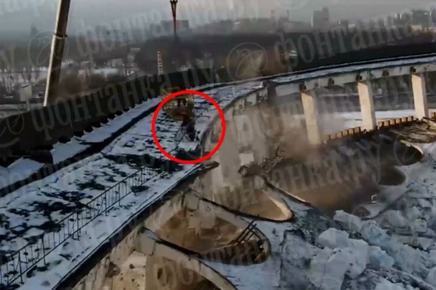 Rusya'da spor kompleksinin çatısı çöktü, 1 işçi yaşamını yitirdi