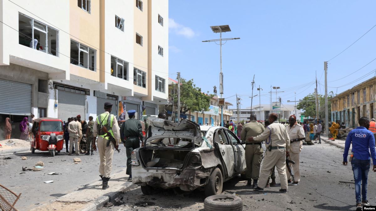 Somali'de Türk Mühendislerin Yemek Yediği Restauranta Bombalı Saldırı