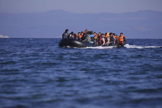 Yunanistan'dan Türkiye sınırına 'yüzen bariyer'