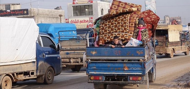 İdlib'de son 24 saatte 21 bin sivil daha göç etti