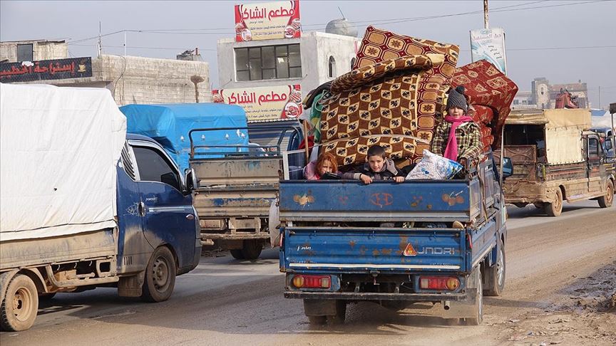 İdlib’de son 24 saatte 21 bin sivil daha göç etti