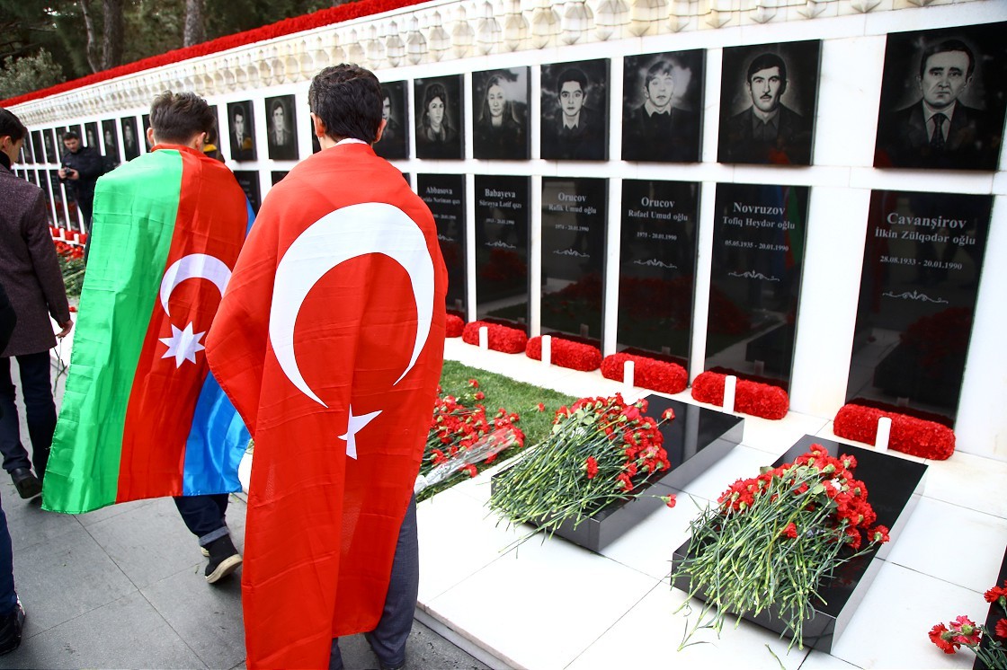 Azerbaycan’da ‘Kanlı Ocak’ kurbanları anılıyor