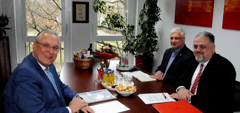 Bavyera İçişleri Bakanı, Nürnberg Türk toplumunu ziyaret etti