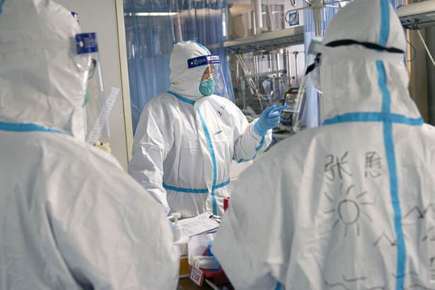 Çin'de yeni koronavirüs vakası 1000'i aşarken ölüm sayısı 41'e yükseldi