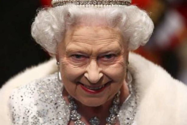 İngiltere Kraliçesi, Brexit yasasını onayladı