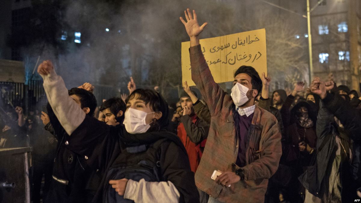 İran Protestoculara Ateş Açıldığı İddiasını Reddediyor