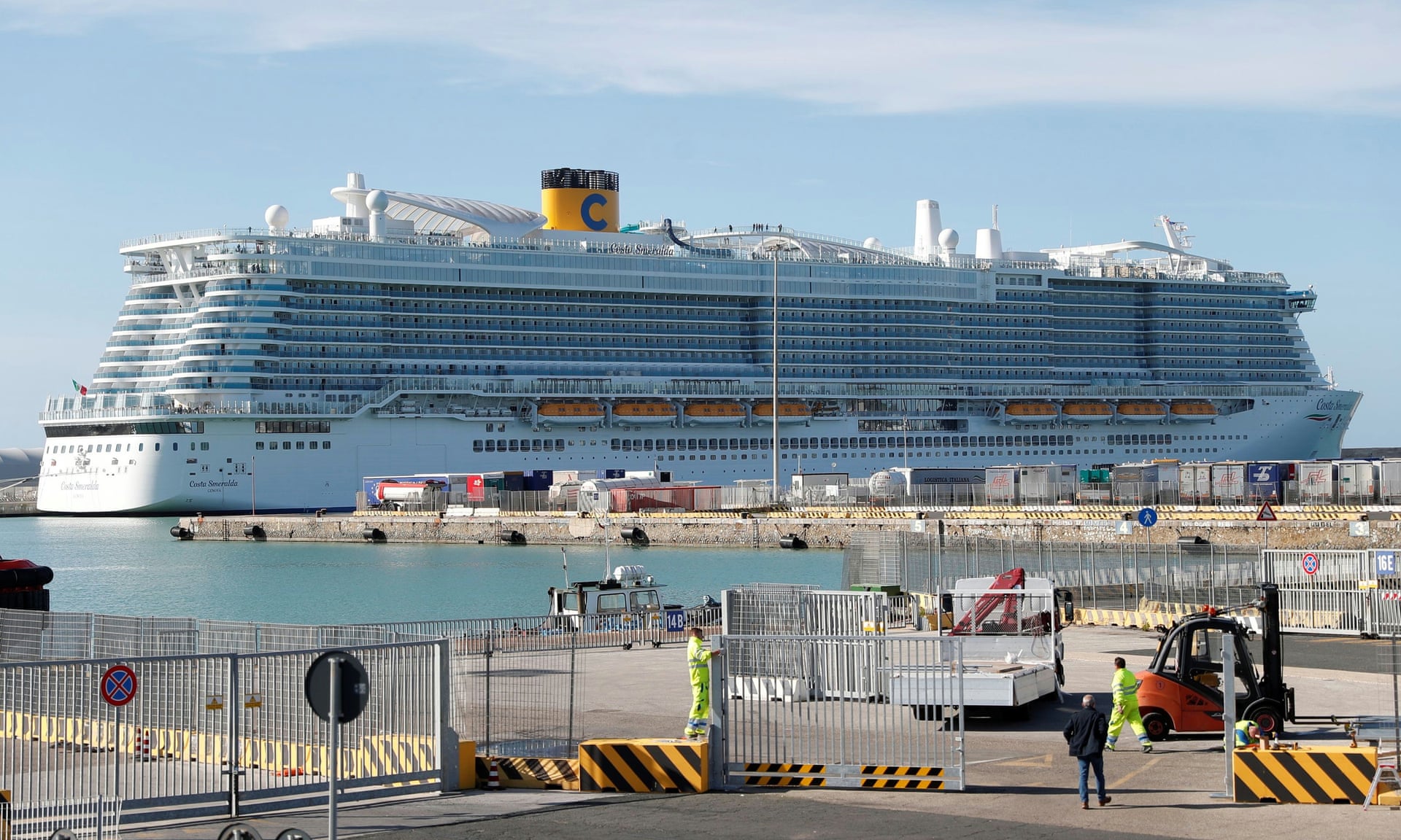İtalya'da 6 bin kişilik cruise gemisi virüs şüphesiyle durduruldu