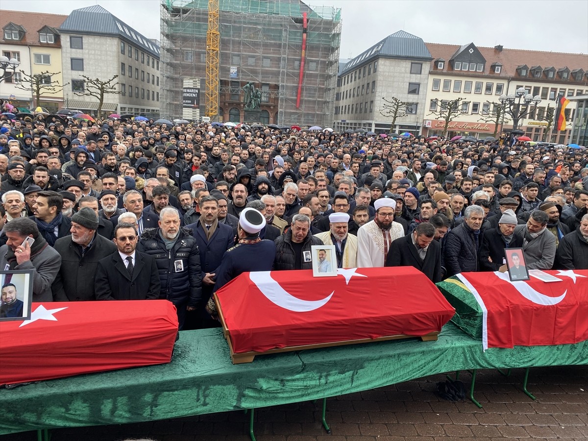 Hanau’daki ırkçı terör kurbanları için cenaze töreni düzenlendi