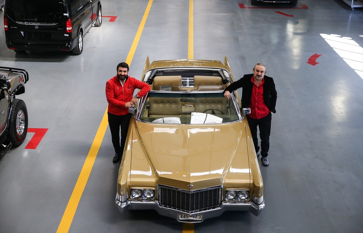 Volkan Konak, Elvis Presley’in koleksiyonundan aldığı klasik otomobiline kavuştu
