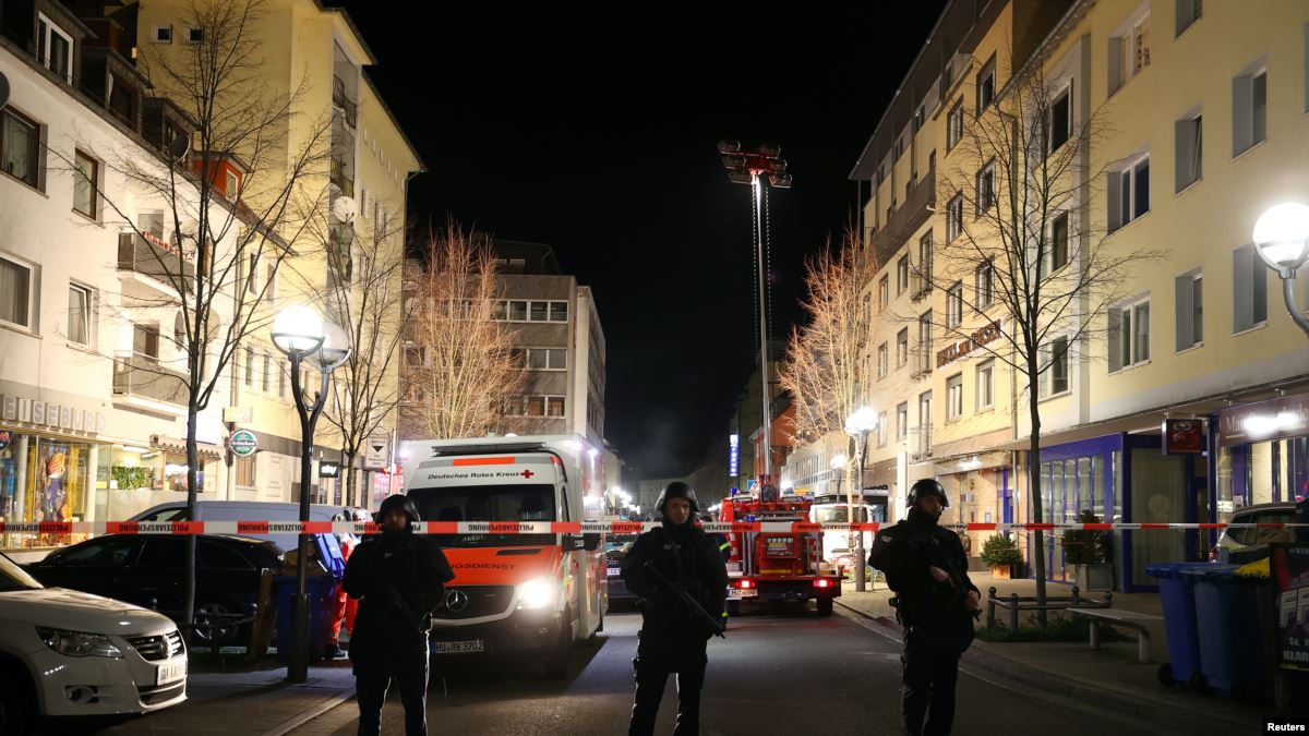 Almanya'da Irkçı Silahlı Saldırıda En Az 9 Kişi Hayatını Kaybetti