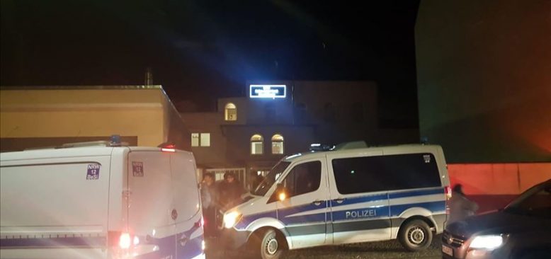 Almanya'da üç camiye bomba ihbarı yapıldı
