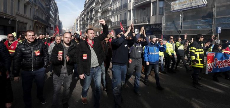 Fransa'da emeklilik reformuna karşı çıkanlar yeniden sokaklarda