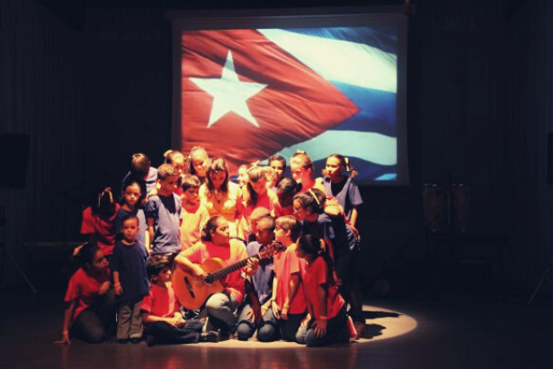 Küba Çocuk Tiyatrosu La Colmenita 30 yaşında