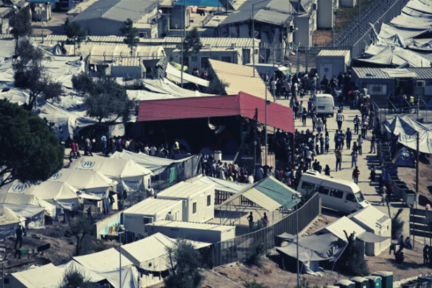 Midilli ve Sakız'da yeni sığınmacı kamplarına karşı çıkan halka polis şiddeti