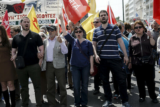 Yunanistan'da yeni emeklilik yasasına karşı genel grev