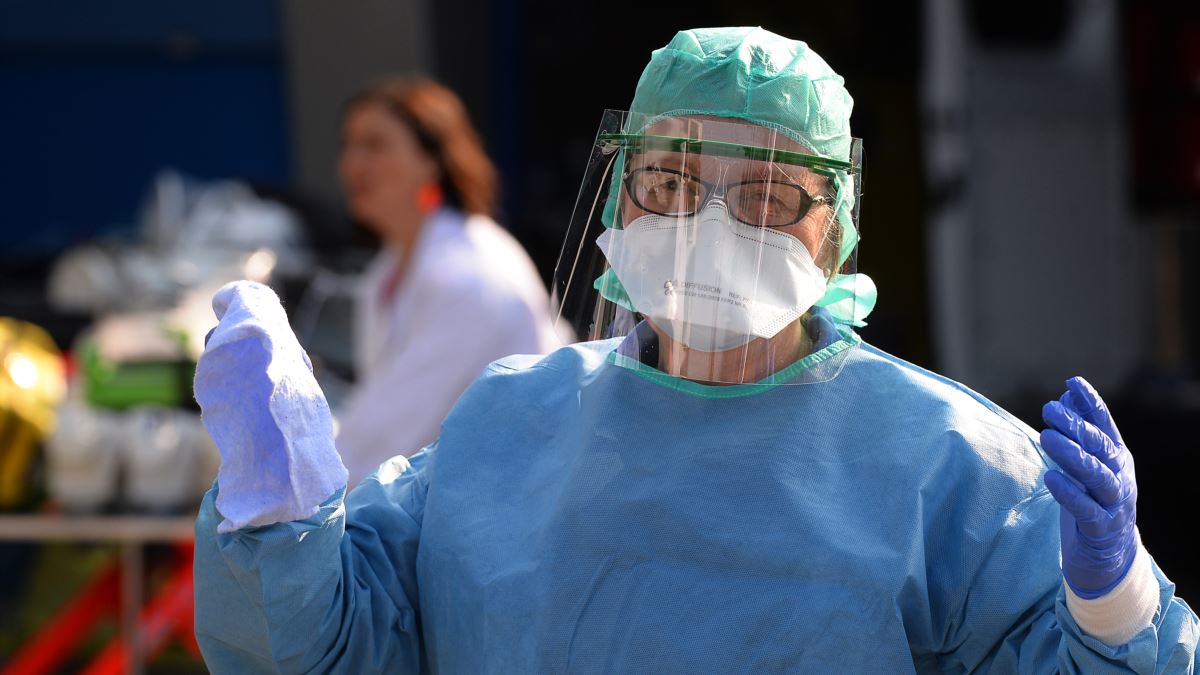 Fransa’da Corona Virüsüne Yakalanan 16 Yaşındaki Genç Yaşamını Yitirdi
