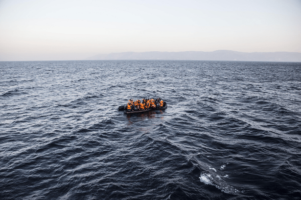 Sığınmacıları taşıyan tekne alabora oldu: Bir çocuk yaşamını yitirdi
