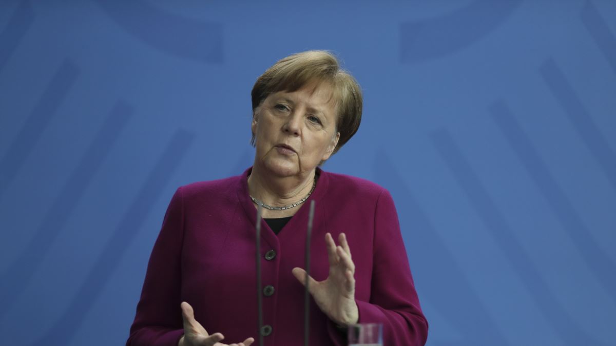 Merkel: "Siber Saldırıya Rağmen Rusya'yla İlişkiler Geliştirilmeli"