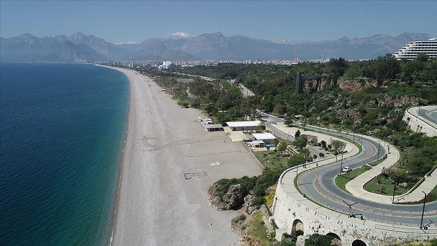 Turizmin gözde kentleri Antalya ve Muğla sessiz günler yaşıyor