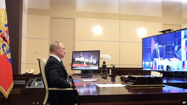 Putin Anayasa Referandumundan Sonra Zafer Günü Kutlamalarını da Erteledi
