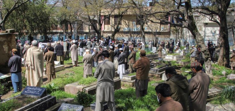 Virüs Korkusu Müslüman Ülkelerde Cenaze Geleneğiyle Çatışıyor 