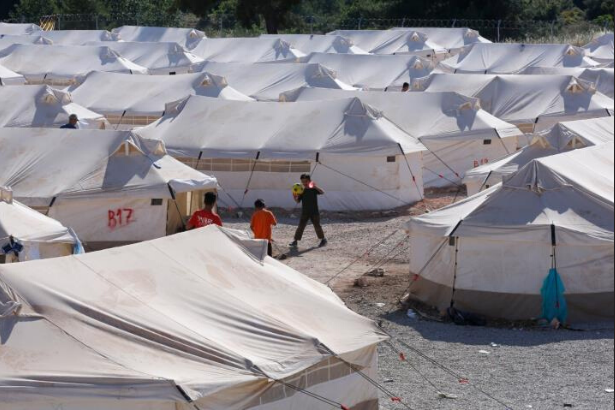 Yunanistan'da bir sığınmacı kampı daha karantinaya alındı