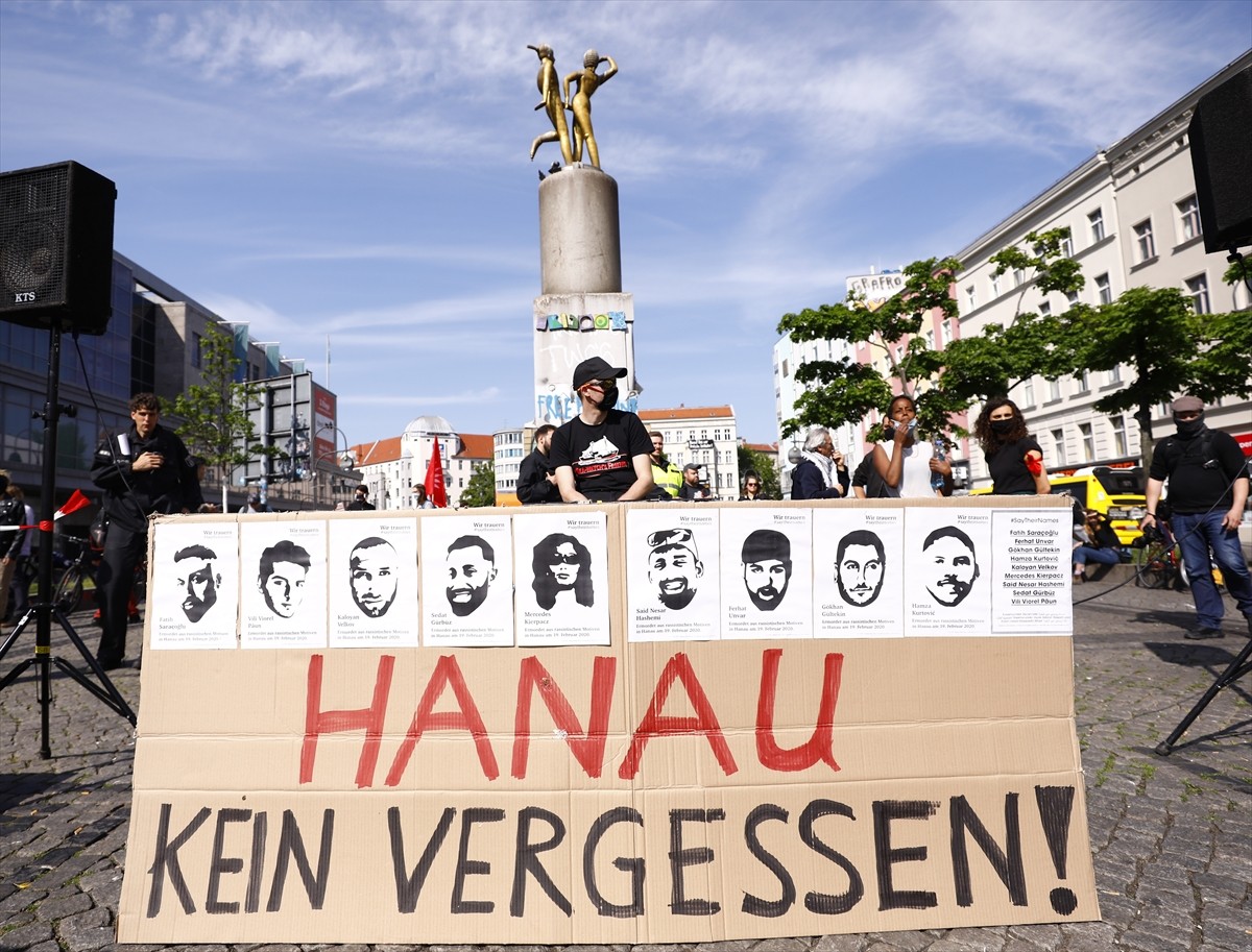 Berlin’de ırkçılık protesto edildi
