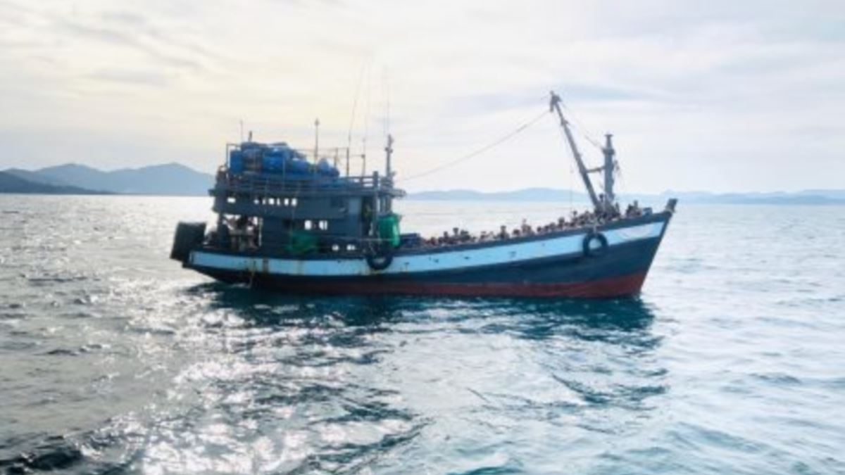 Binden Fazla Arakanlı Müslüman Denizde Mahsur Kaldı