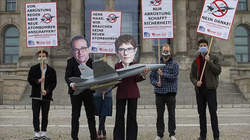Almanya’nın ABD’den savaş uçağı alma planları protesto edildi