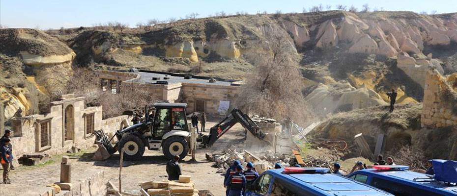 Kapadokya’daki kaçak yapılar yıkıldı
