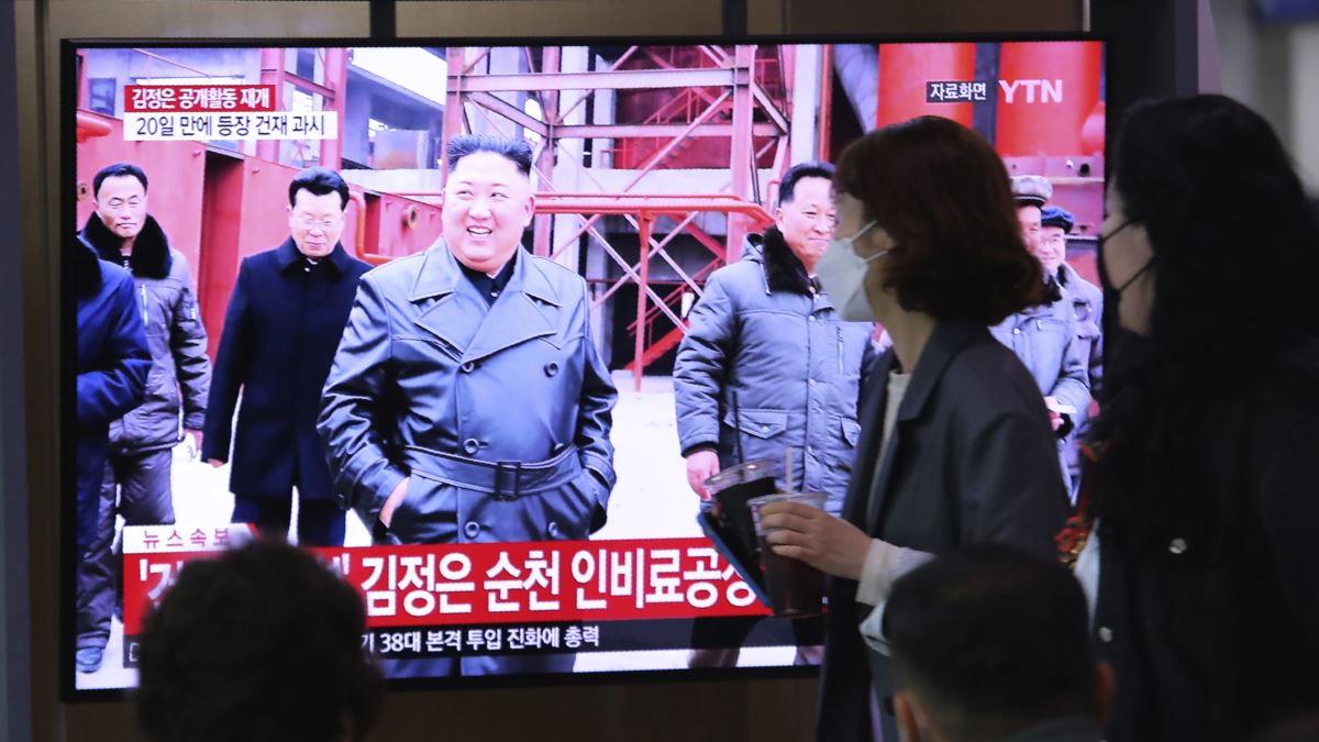 Kuzey Kore Resmi Haber Ajansı: ''Kim Fabrika Açılışına Katıldı''