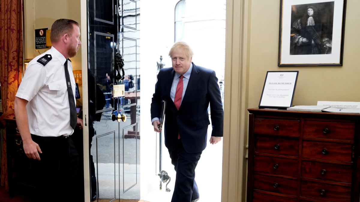 İngiltere Başbakanı’nın Önlemleri Hafifletme Planı Tartışma Yarattı