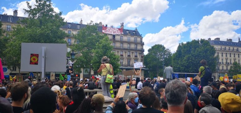 Fransa'da Polis Şiddetine Karşı 'Gergin' Gösteriler