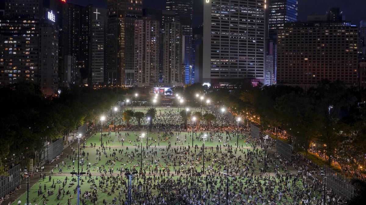 Hong Kong'da Tiananmen Anmasına Polis Müdahalesi