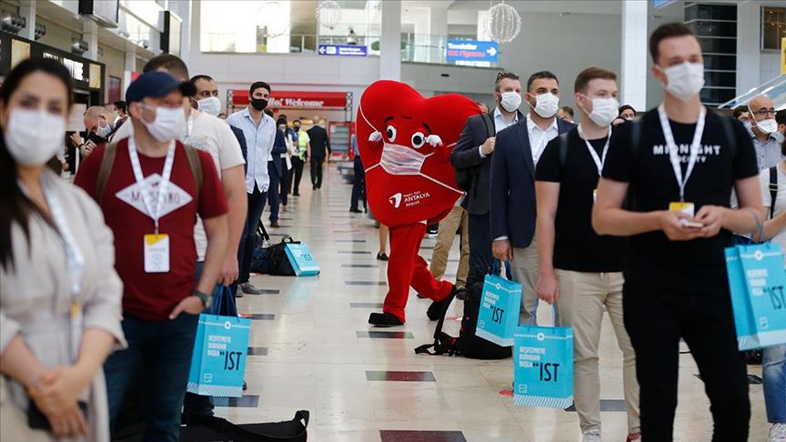 Büyükelçiler ve yabancı gazeteciler “güvenli turizm” için Antalya’da buluştu