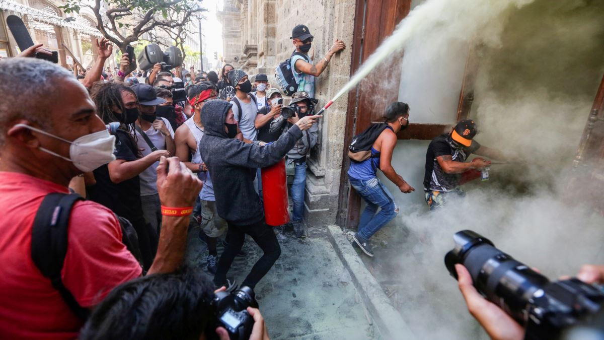 Polis Karşıtı Gösteriler Meksika’da da Sürüyor