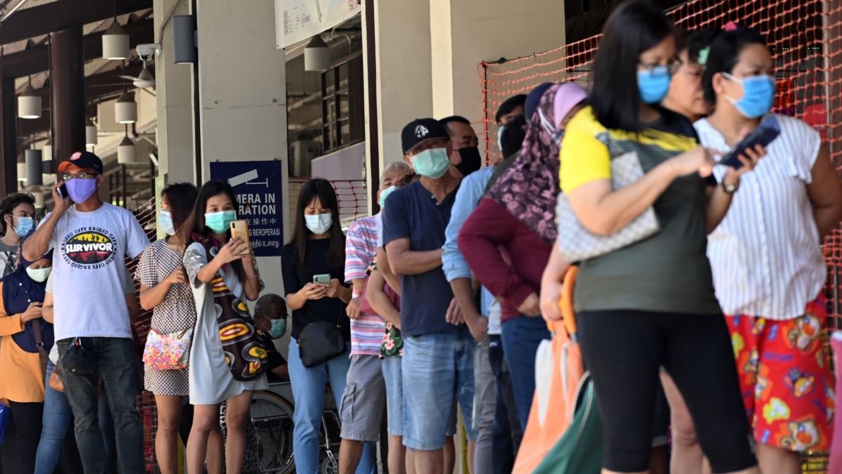 Singapur Corona Virüsü Takip İçin Herkese Cihaz Dağıtmaya Hazırlanıyor