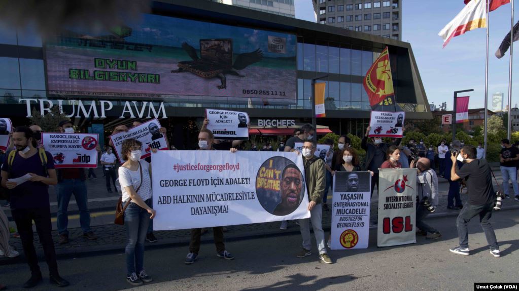 İstanbul’da Floyd İçin Trump Towers Önünde Protesto