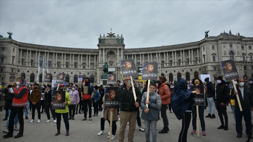 Avusturya’da ‘Dünya Mülteciler Günü’nde’ ırkçılık karşıtı gösteri