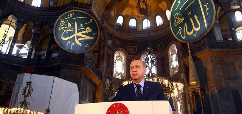 Erdoğan, Ayasofya’nın ibadete açılmasına ilişkin kararnameyi imzaladı