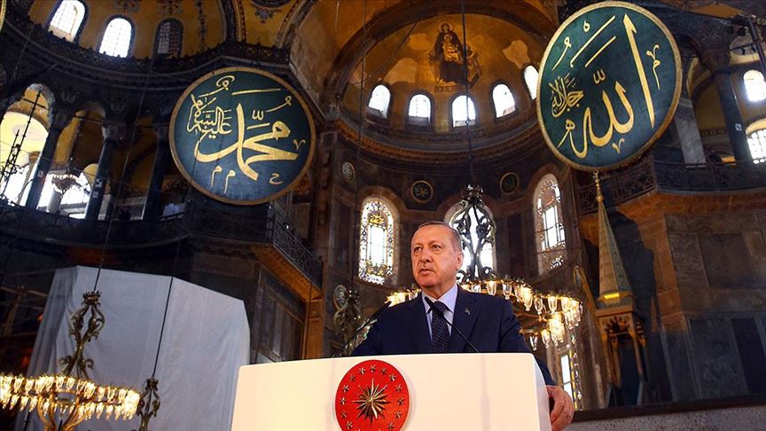 Erdoğan, Ayasofya’nın ibadete açılmasına ilişkin kararnameyi imzaladı