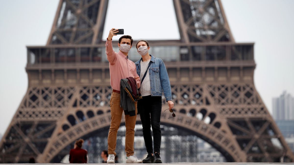 Fransa’da İkinci Dalga Paniği: Maske Takmak Zorunlu Oluyor