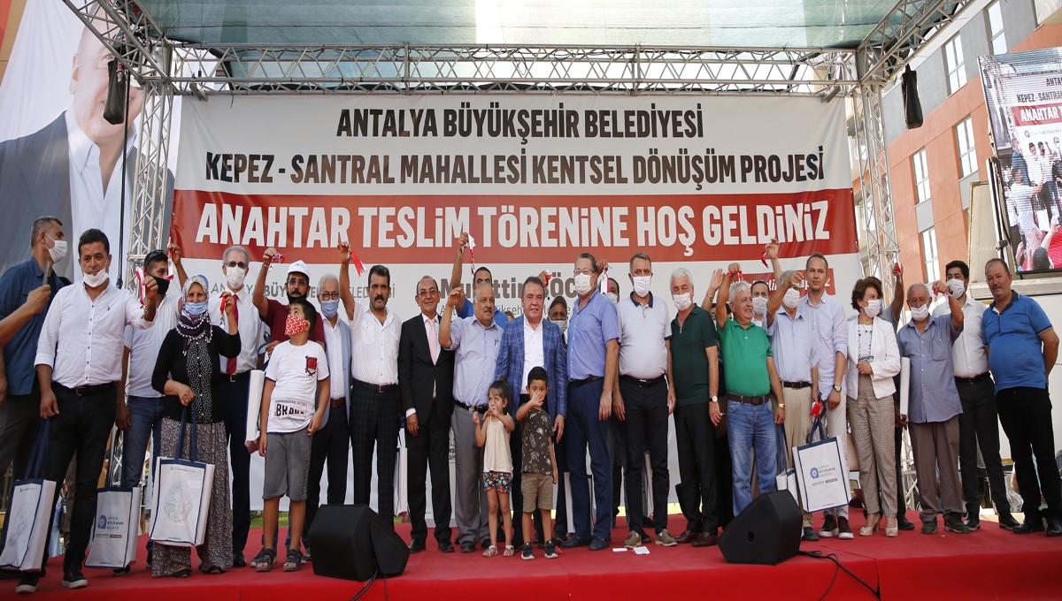 Antalya Kentsel Dönüşümde 460 hak sahibine anahtarları  teslim edildi