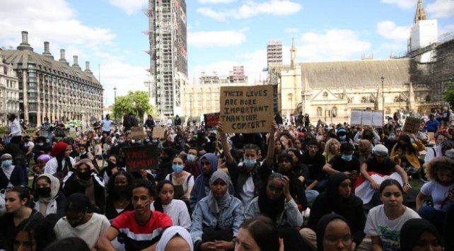İngiltere’de Yemen protestosu